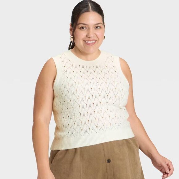Universal Thread Sweaters - Universal Thread Oversized Cream Sweater Vest - Size XS